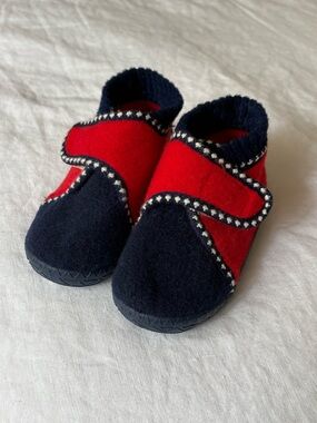 Toddler shoes, first walker, size 6-6.5T, red and blue